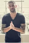 Darcy Oake archive