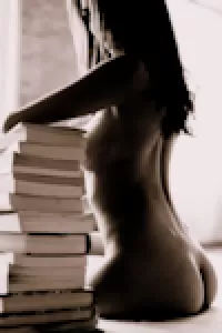 Naked Girls Reading