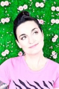 Zoe Lyons